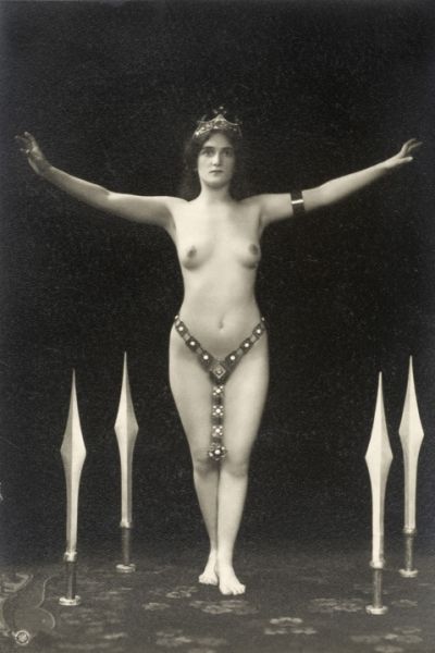 tl_files/liebreiz/bilder/allgemein/Otto Skowranek - Olga Desmonds Schwertertanz.jpg